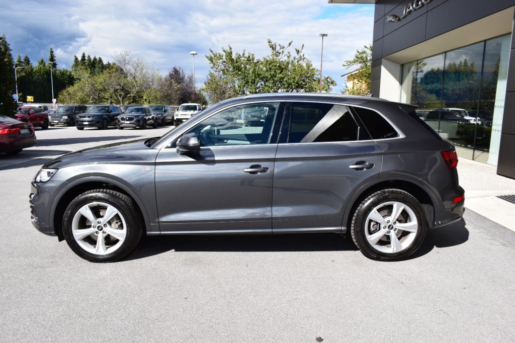 AUDI Q5 40 TDI 204 CV quattro S tronic S line - 4