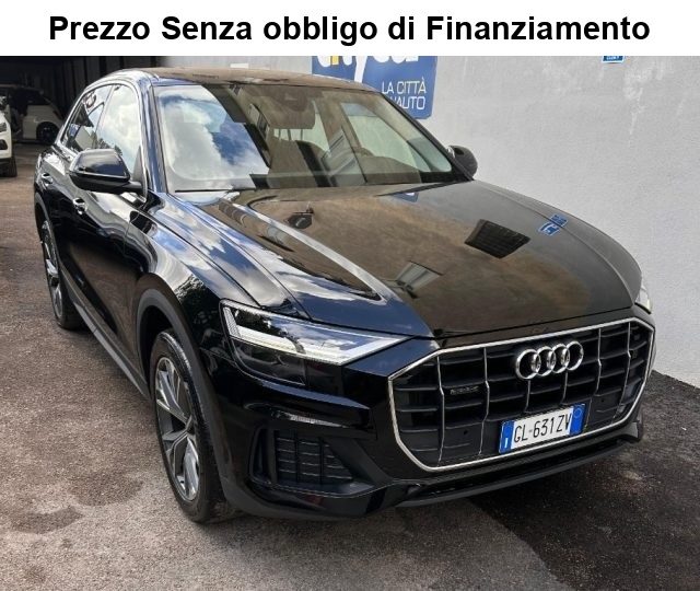 AUDI Q8 Nero metallizzato