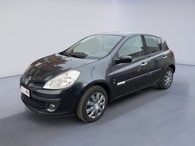 RENAULT Clio Nero pastello