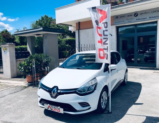 RENAULT Clio Bianco pastello
