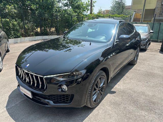 MASERATI Levante Nero metallizzato