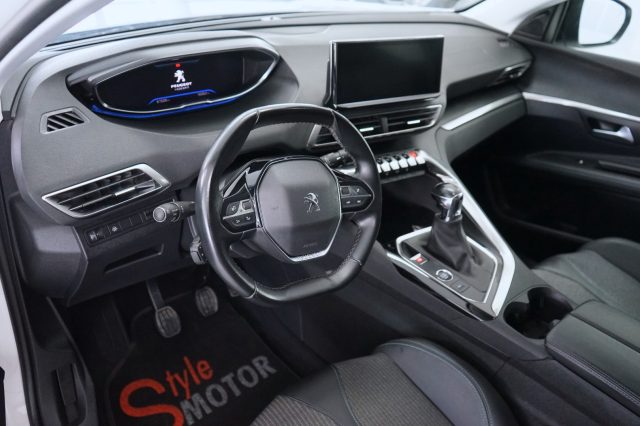 PEUGEOT 3008 5