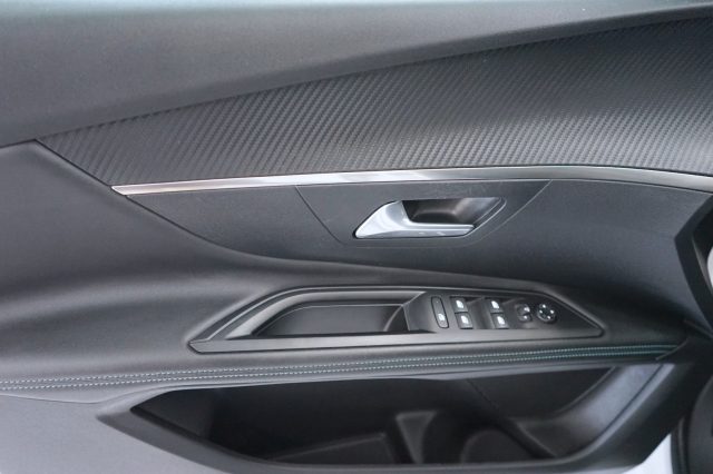 PEUGEOT 3008 31