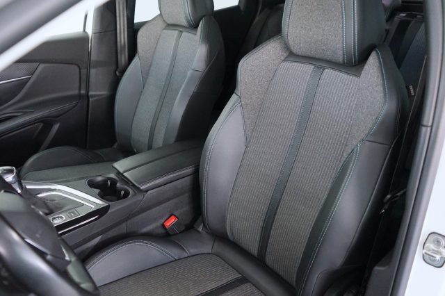 PEUGEOT 3008 6