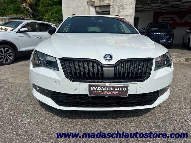 SKODA Superb Bianco pastello