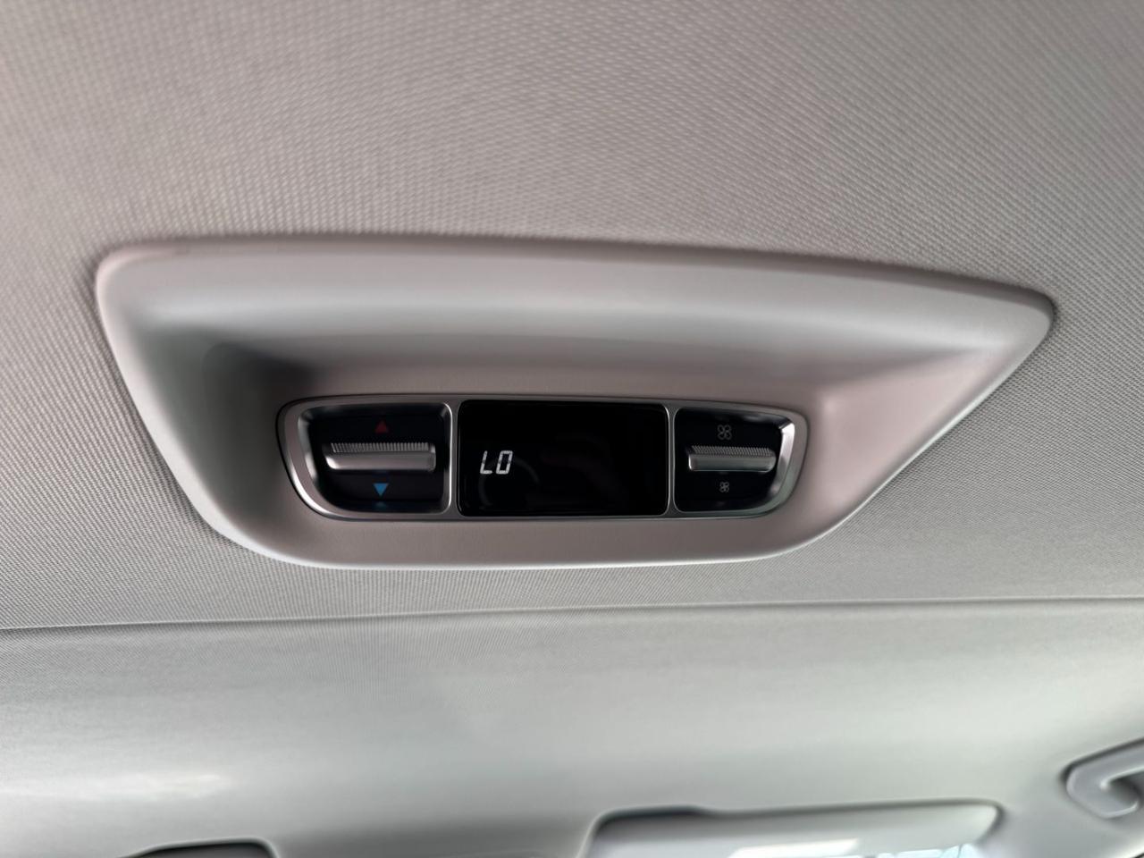 MERCEDES-BENZ V250d - 11