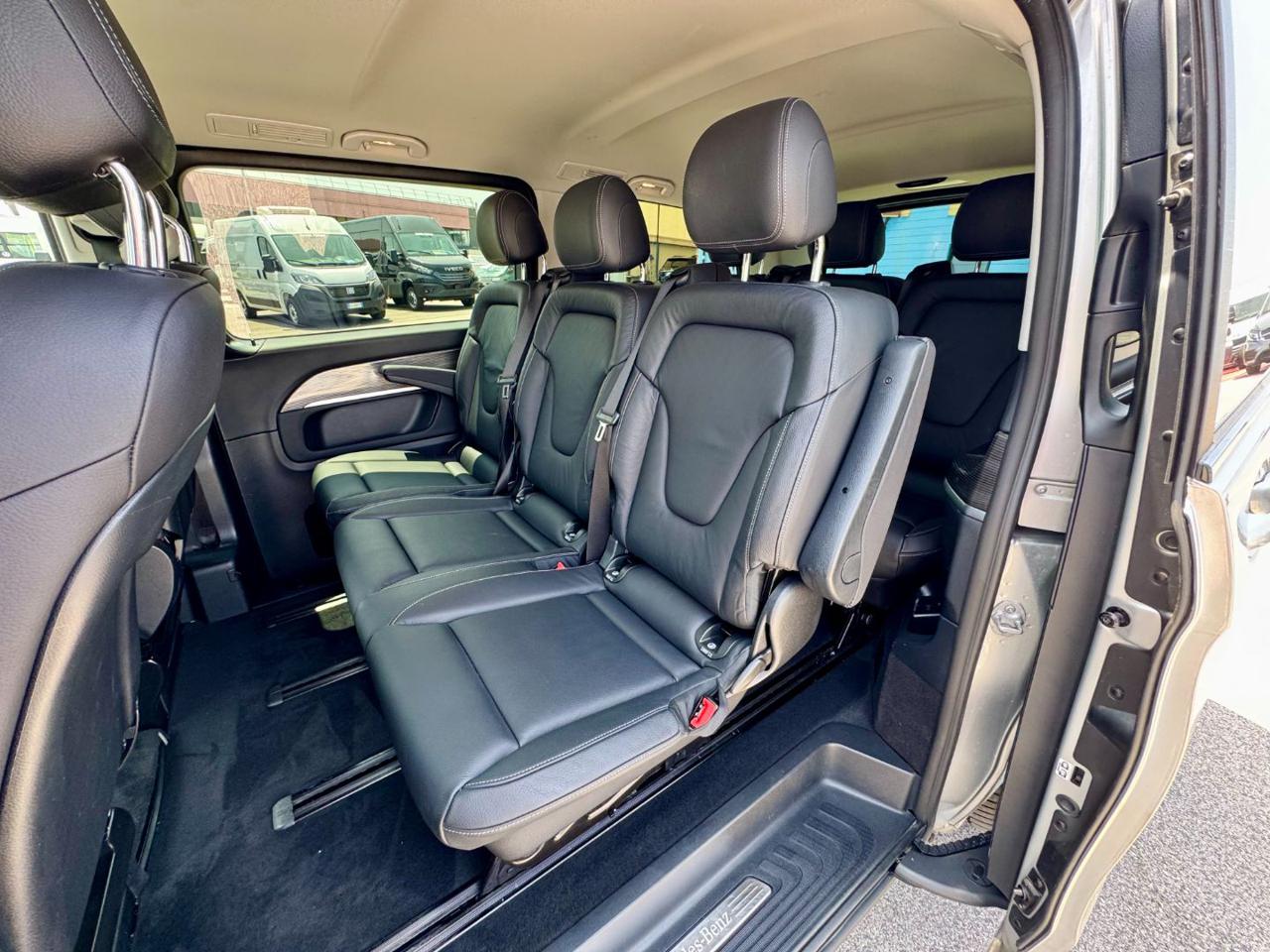 MERCEDES-BENZ V250d - 9