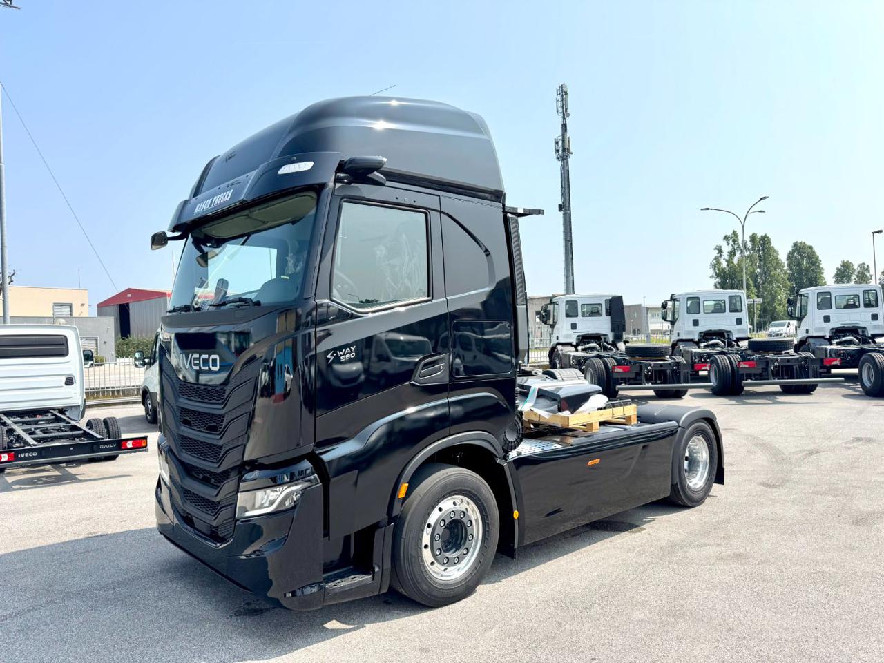 IVECO S-WAY 580 FULL AIR - 2