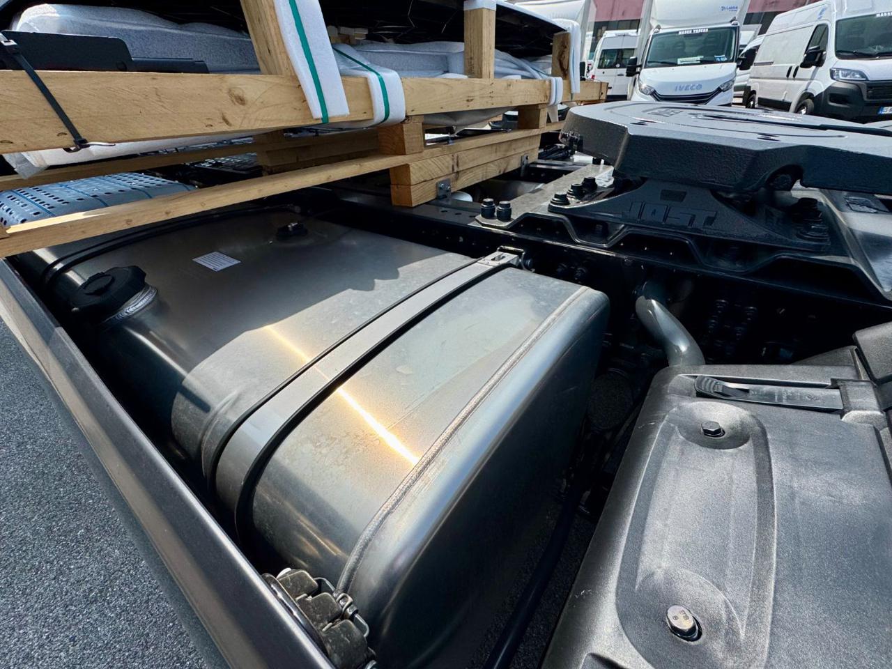 IVECO S-WAY 580 FULL AIR - 8