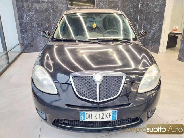LANCIA Ypsilon Nero pastello