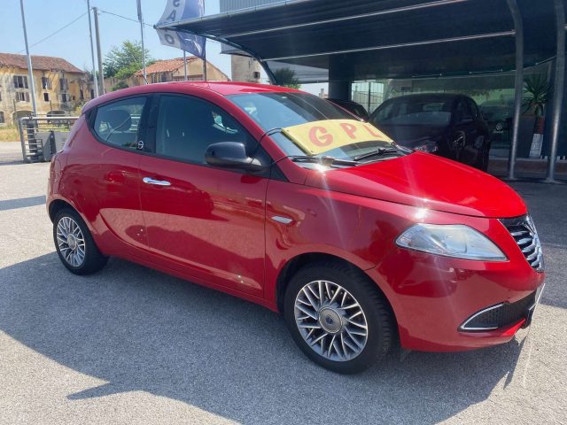 LANCIA Ypsilon Rosso pastello