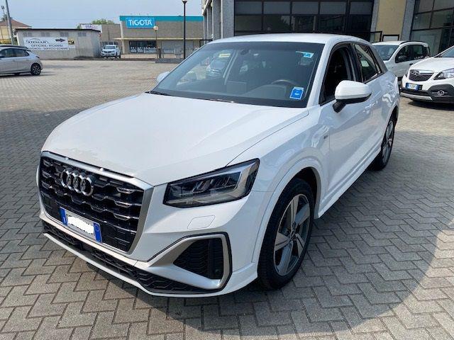 AUDI Q2 Bianco pastello