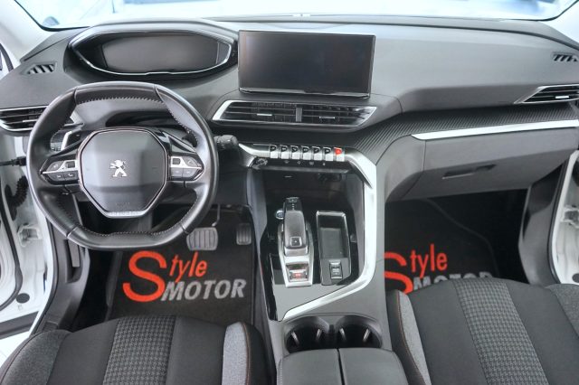 PEUGEOT 3008 4
