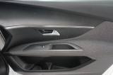 PEUGEOT 3008 37 thumb