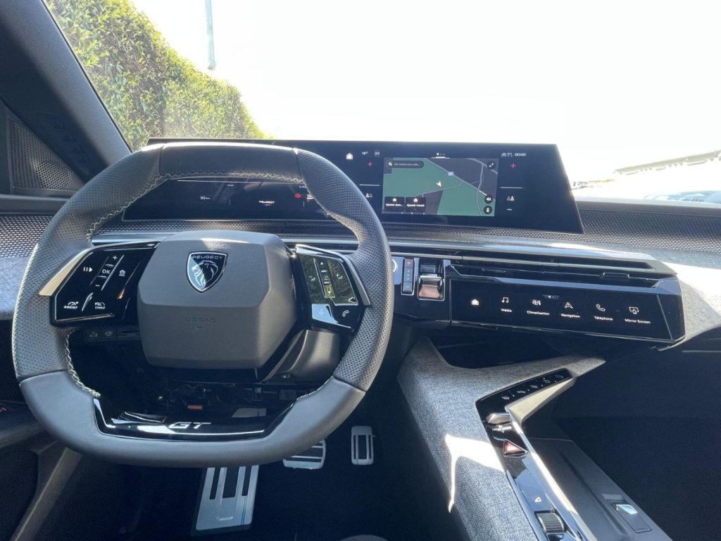 PEUGEOT 3008 Hybrid 145 e-DCS6 Allure - 3