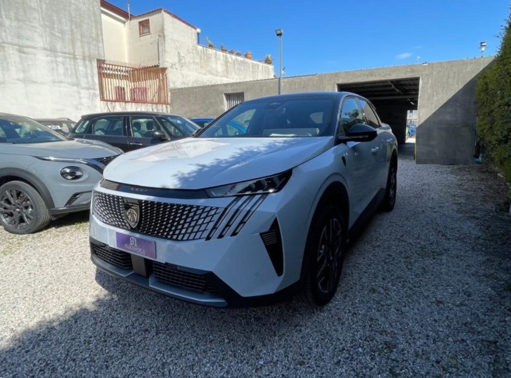 PEUGEOT 3008 Hybrid 145 e-DCS6 Allure - 7