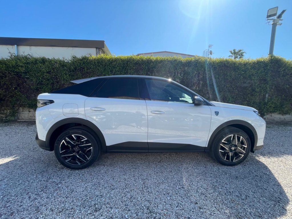 PEUGEOT 3008 Hybrid 145 e-DCS6 Allure - 10