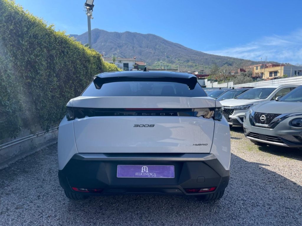 PEUGEOT 3008 Hybrid 145 e-DCS6 Allure - 14