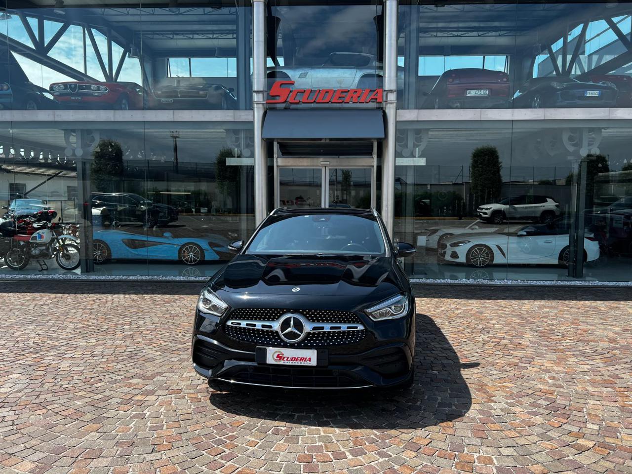 MERCEDES-BENZ GLA 200