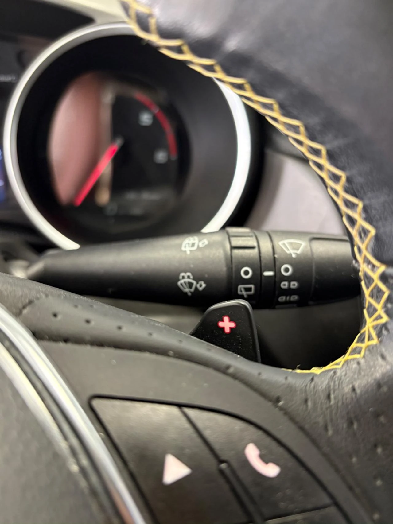 ALFA ROMEO Giulietta 1.6 JTDm 120 CV Sport Carbon Edition - 12
