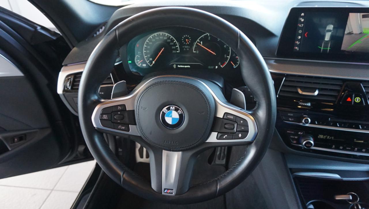 BMW 520 d xDrive Touring Msport - 18