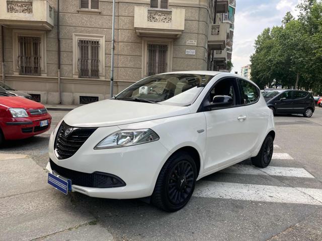 LANCIA Ypsilon Bianco pastello
