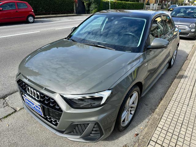 AUDI A1 Grigio scuro metallizzato