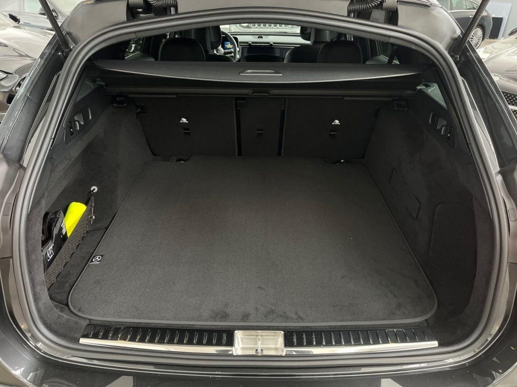 MERCEDES-BENZ E 220 d Mild hybrid 4Matic S.W. AMG Line Premium - 14