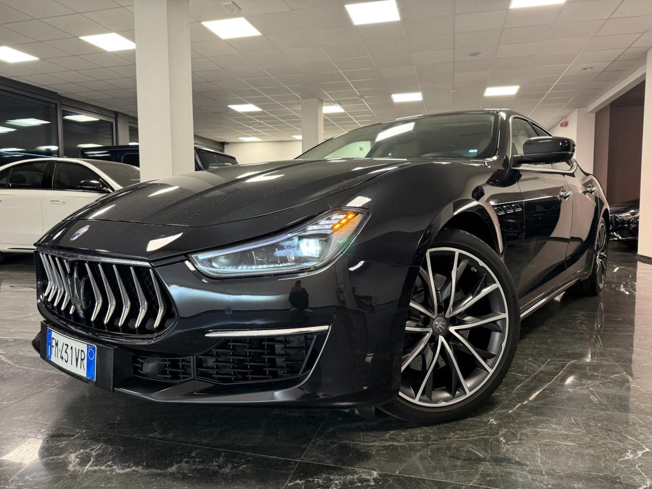 Maserati Ghibli V6 Diesel 275 CV Granlusso MY restyling / B&W 2018