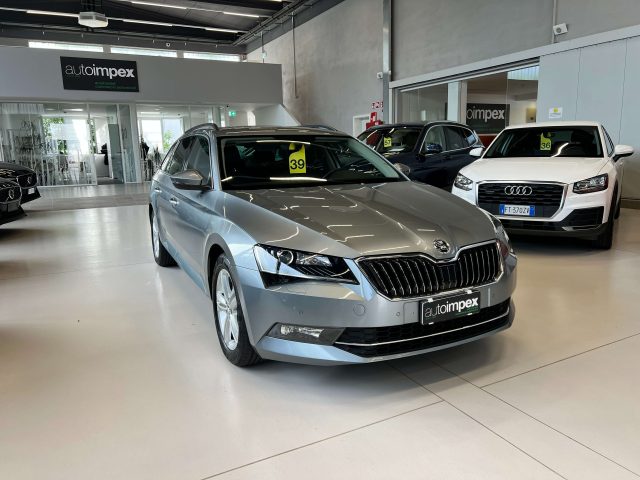 SKODA Superb Grigio metallizzato