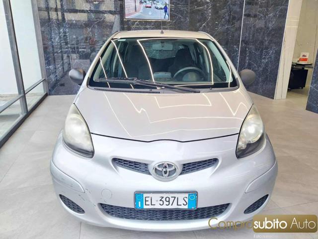 TOYOTA Aygo Argent Pastel