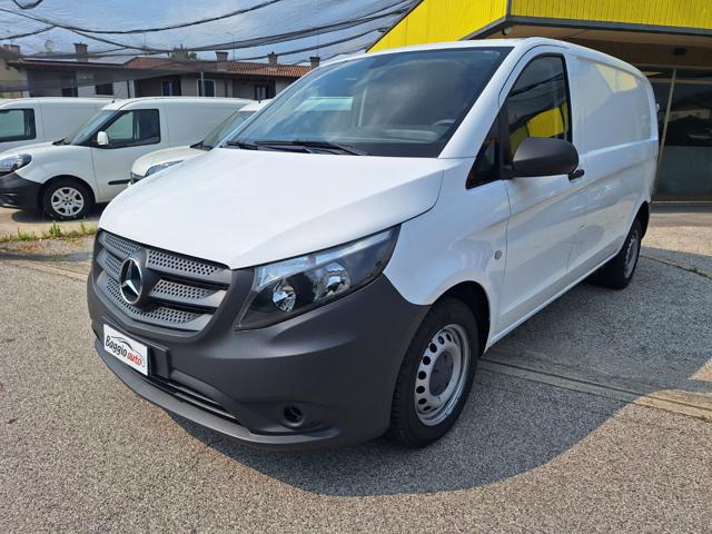 MERCEDES-BENZ Vito Bianco pastello