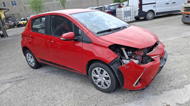 TOYOTA Yaris Rosso pastello