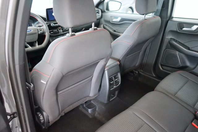 FORD Kuga 37