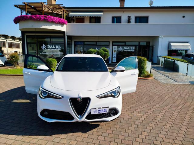 ALFA ROMEO Stelvio Bianco pastello