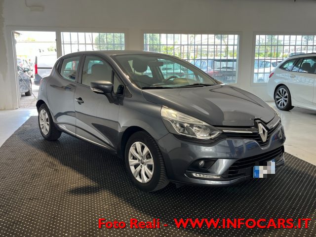 RENAULT Clio Grigio metallizzato
