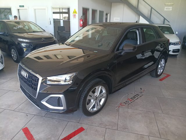 AUDI Q2 Nero pastello