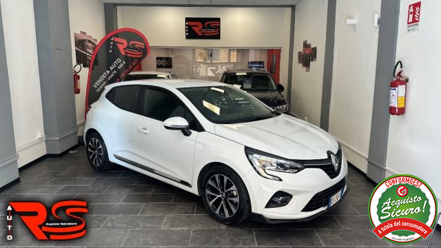 RENAULT Clio Bianco pastello
