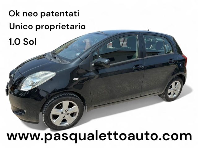 TOYOTA Yaris Nero pastello