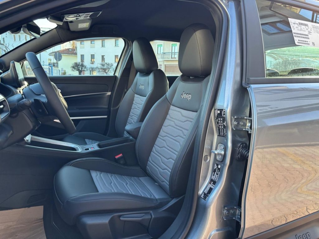 JEEP Avenger 1.2 Turbo 145 CV MHEV 4xe Upland - 11