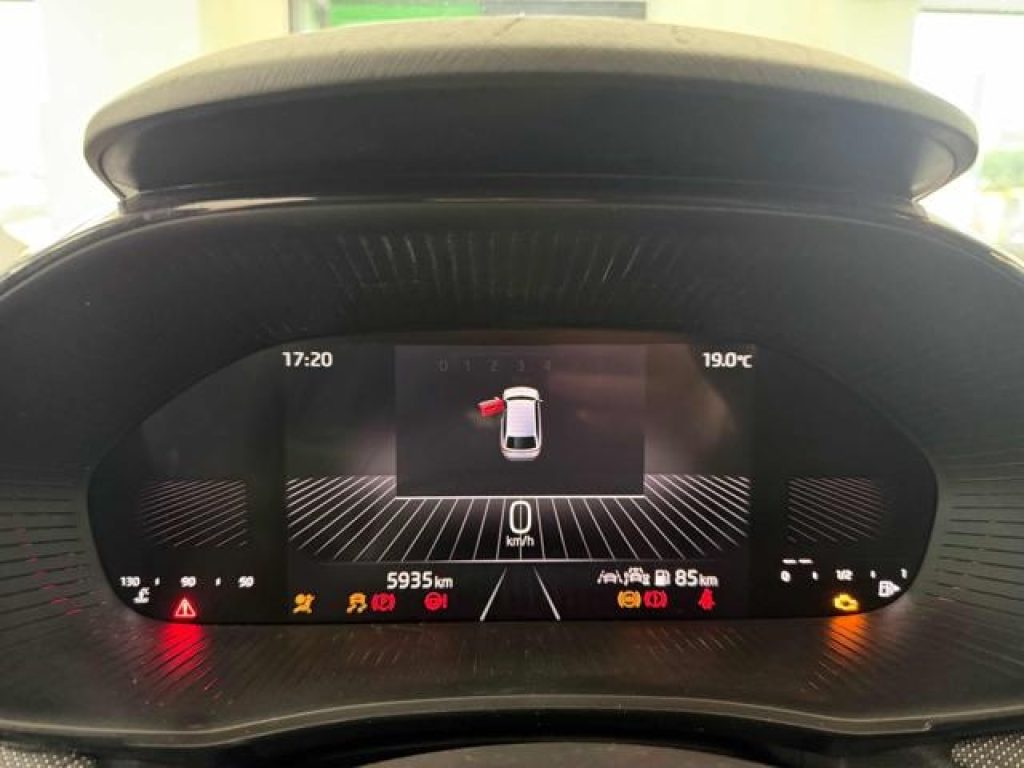 SKODA Fabia 1.0 MPI 80 CV 130 Edition - 4