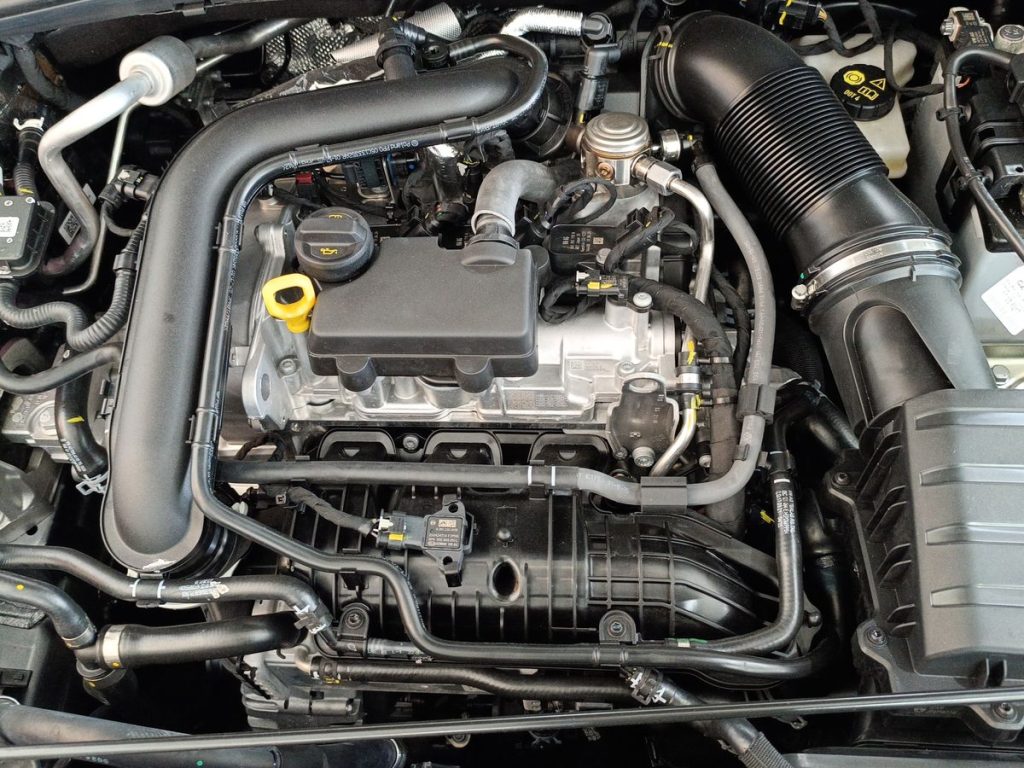 SKODA Fabia 1.0 TSI 95 CV Young Edition - 17