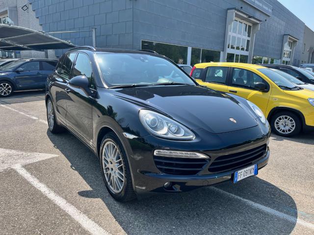 PORSCHE Cayenne Nero metallizzato