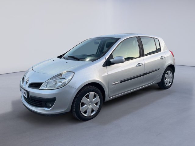 RENAULT Clio Grigio pastello