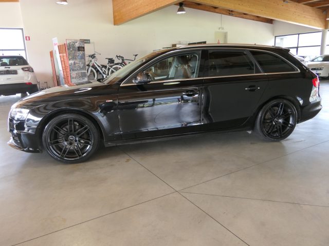 AUDI A4 Schwarz metallisiert