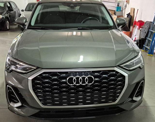 AUDI Q3 Grigio metallizzato