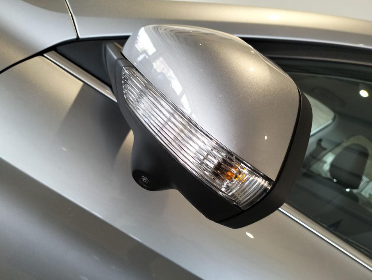 MG ZS 1.5 Hybrid+ Luxury - 8