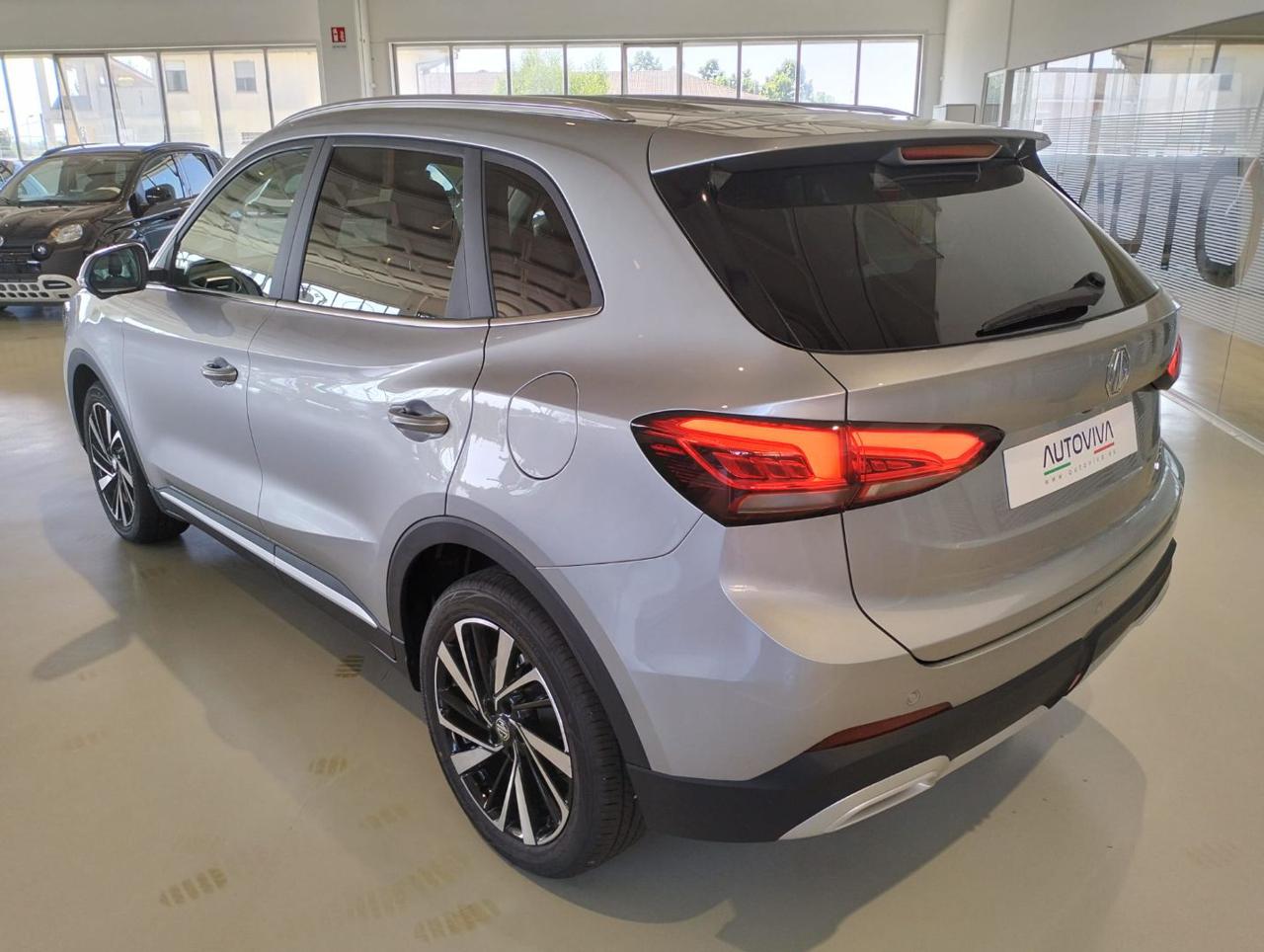 MG ZS 1.5 Hybrid+ Luxury - 6