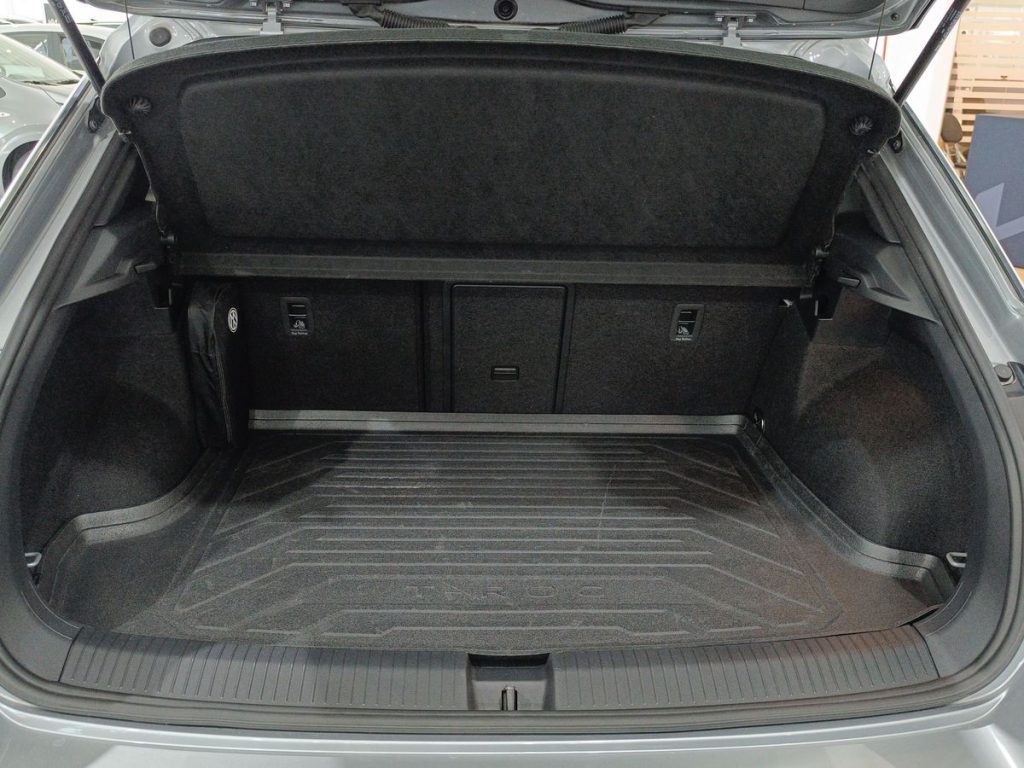 VOLKSWAGEN T-Roc 1.0 TSI R-Line - 12