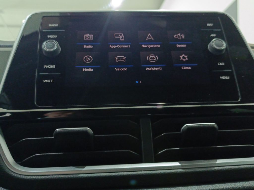 VOLKSWAGEN T-Roc 1.0 TSI R-Line - 17